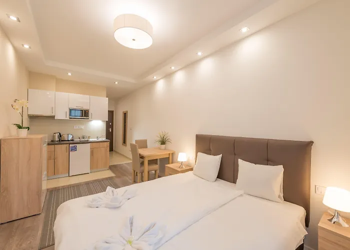 Maple Tree Budget Appartement *