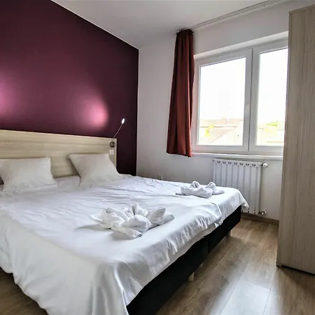 Maple Tree Budget Budapesta