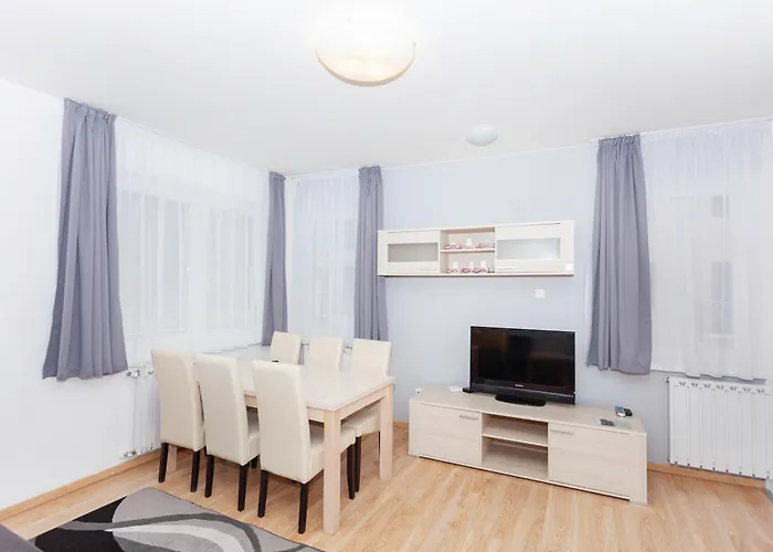 Maple Tree Budget Apartament