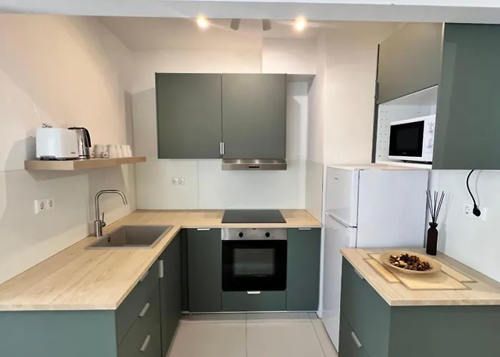 Maple Tree Budget * Budapesta