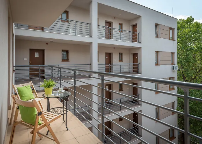 Maple Tree Budget Apartament