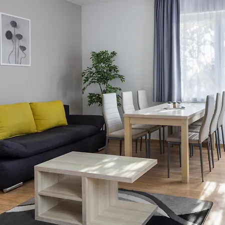 Maple Tree Budget Apartment