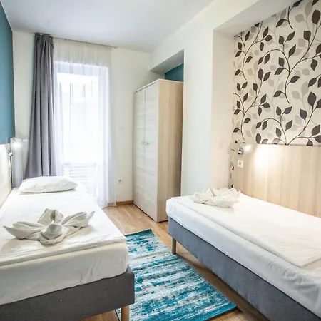 Maple Tree Budget Apartment Budapest