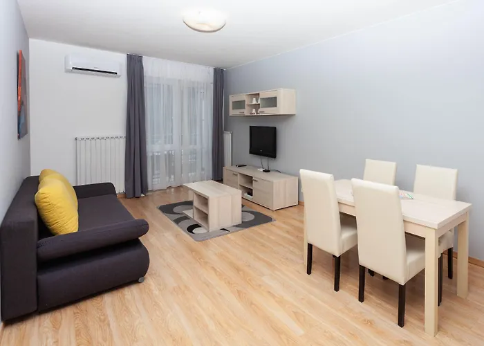 Maple Tree Budget * Будапешт