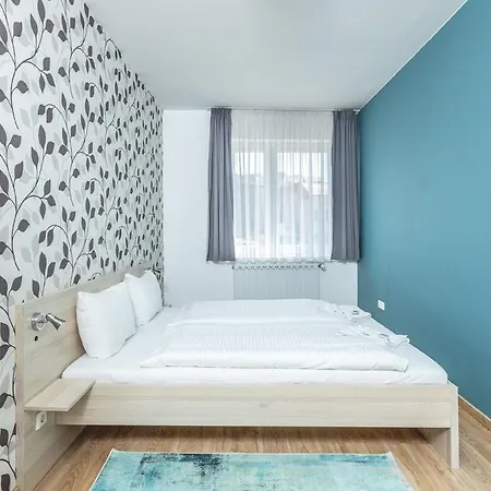 Maple Tree Budget Βουδαπέστη