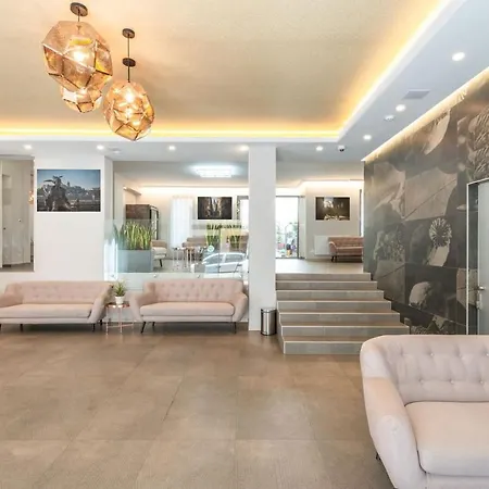 Maple Tree Budget Βουδαπέστη