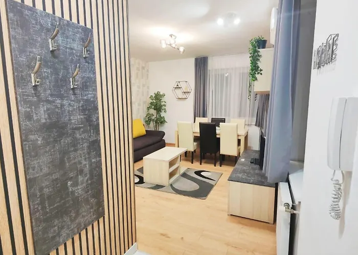 Maple Tree Budget Budapest