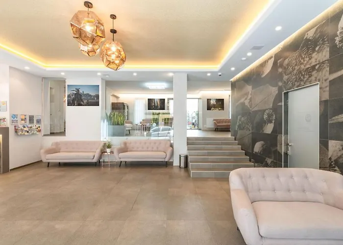 Maple Tree Budget Budapest